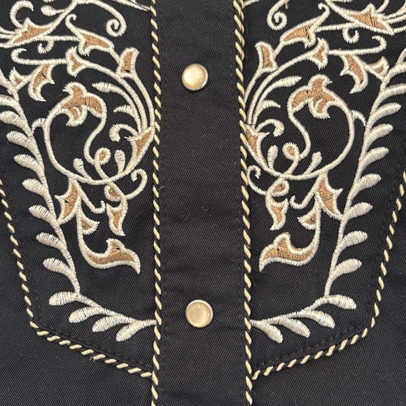Women's Scully Scroll Embroidered Long Sleeve Pearl Snap Western Shirt, Size L - Picture 4 of 12